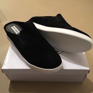 Women’s Steve Madden Ezekiel black suede shoe